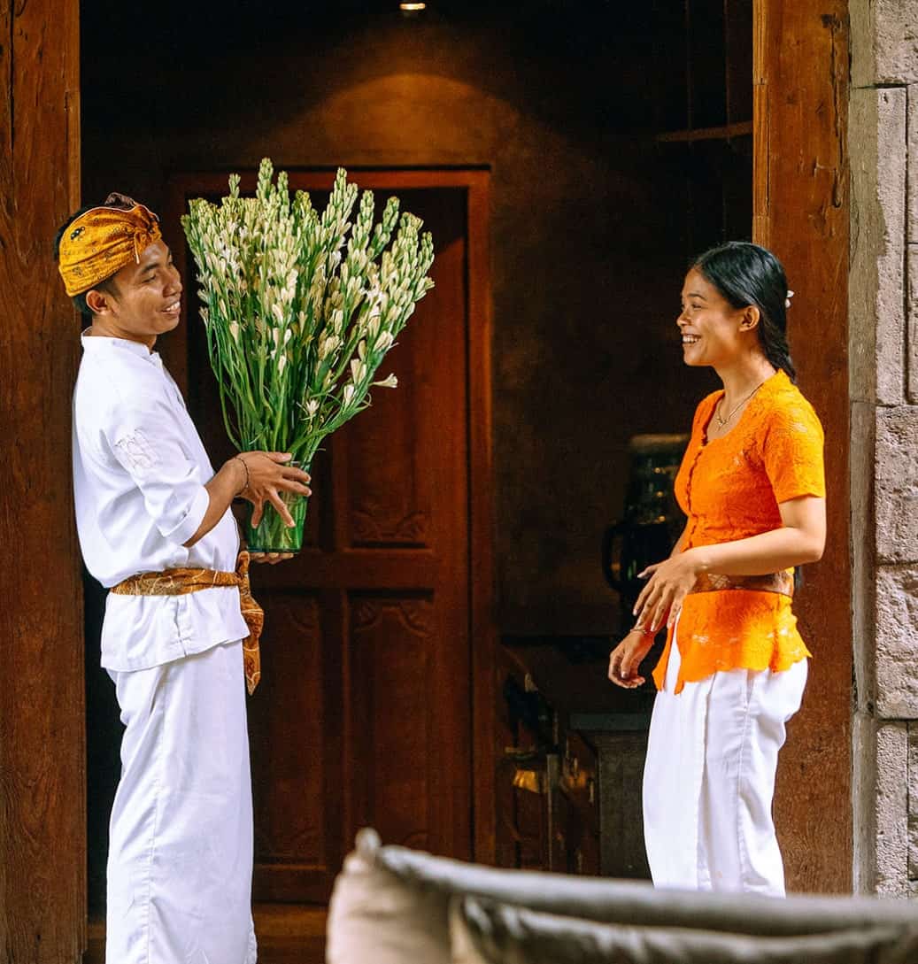 To travel is to live collect moments, not things